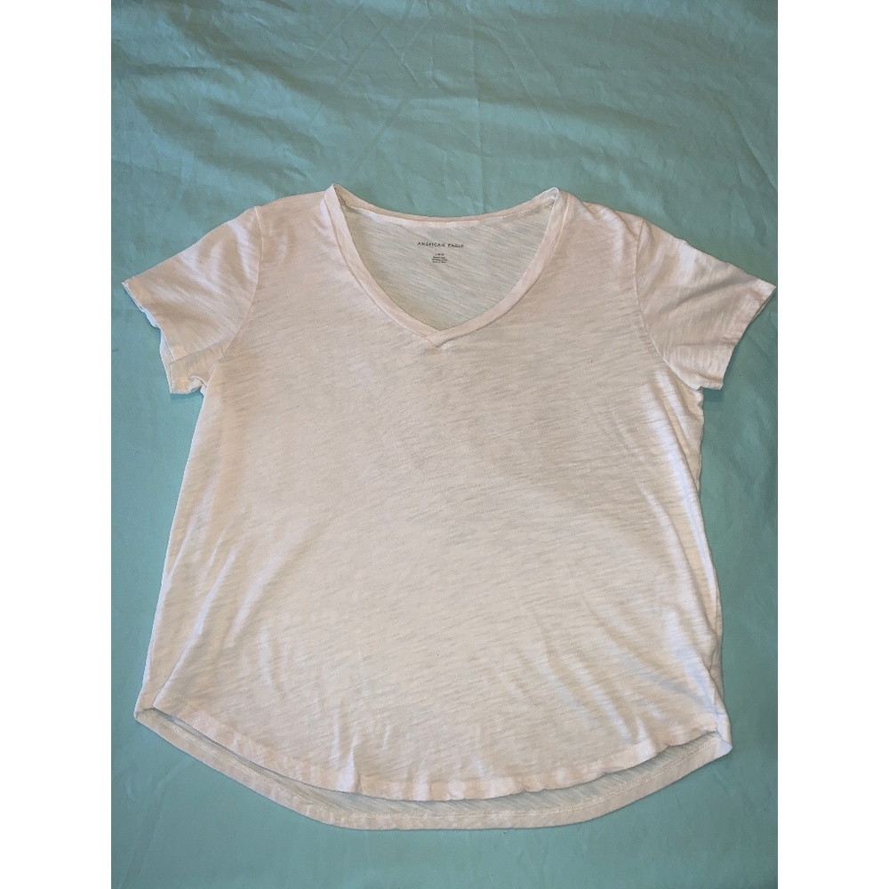 AMERICAN EAGLE TEE SHIRT SIZE LARGE